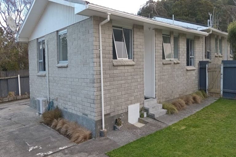 Photo of property in 186d Wellington Road, Wainuiomata, Lower Hutt, 5014