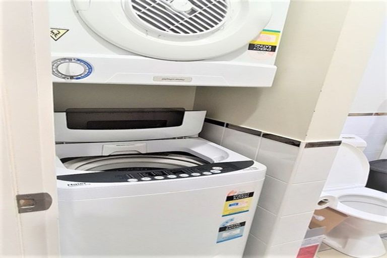 Photo of property in 74 Salamanca Road, Sunnynook, Auckland, 0620