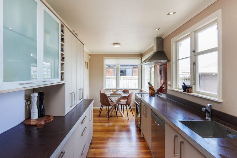 Photo of property in 25 Galway Avenue, Hokowhitu, Palmerston North, 4410