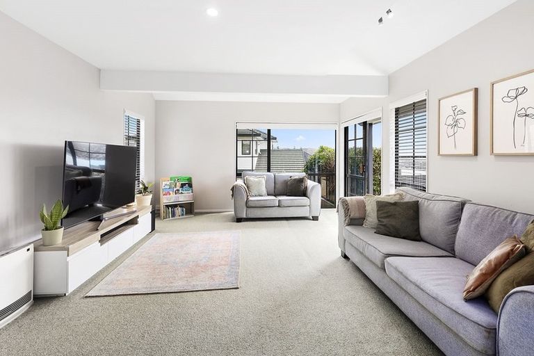 Photo of property in 42 Halladale Road, Papakowhai, Porirua, 5024