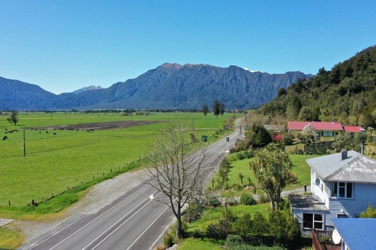 Photo of property in 19 Main Road, Harihari, 7884