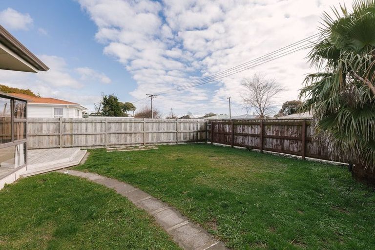 Photo of property in 19 Leeds Street, Milson, Palmerston North, 4414