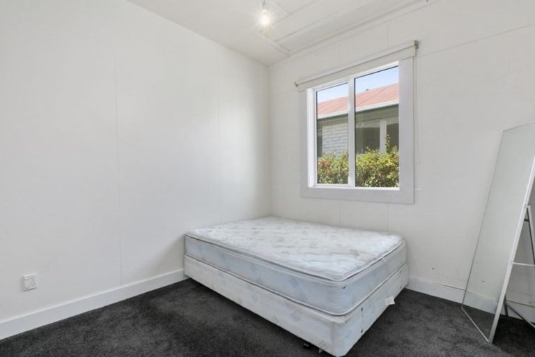 Photo of property in 52 Howe Street, North Dunedin, Dunedin, 9016