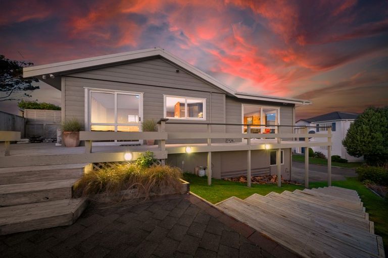 Photo of property in 82 Beacon Hill Road, Strathmore Park, Wellington, 6022