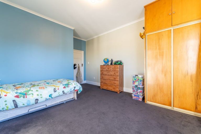 Photo of property in 18 Mckenzie Street, Geraldine, 7930