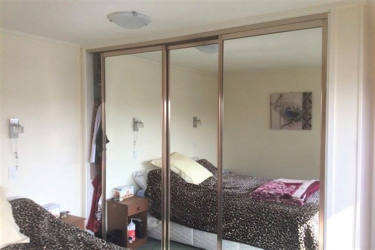 Photo of property in 237 Te Atatu Road, Te Atatu South, Auckland, 0610