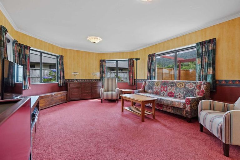 Photo of property in 36 Caulfield Place, Pukehangi, Rotorua, 3015