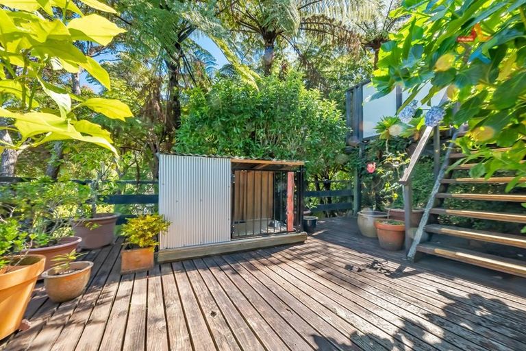 Photo of property in 121 Tirohanga Road, Tirohanga, Lower Hutt, 5010