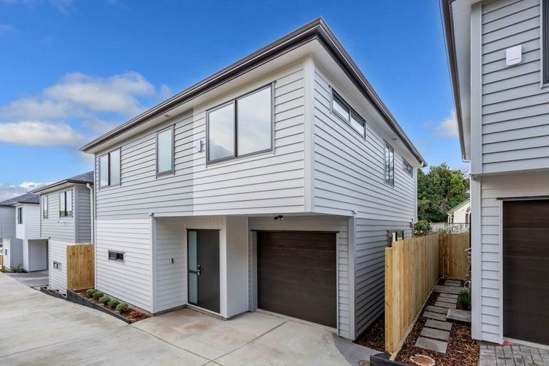 Photo of property in 35b Noall Street, Te Atatu Peninsula, Auckland, 0610