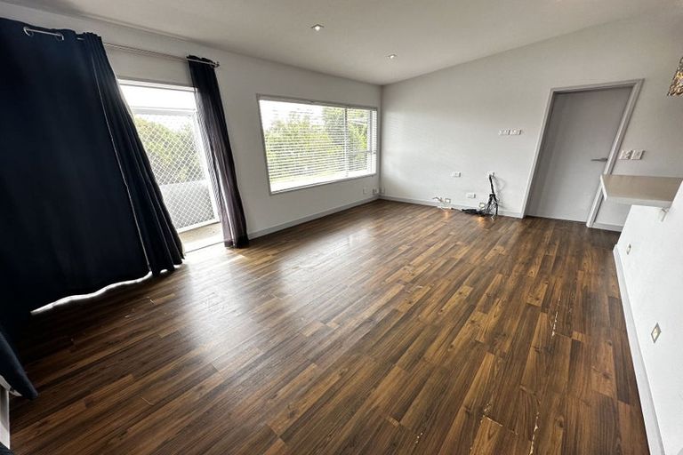 Photo of property in 1/6 Anne Road, Hillcrest, Auckland, 0627