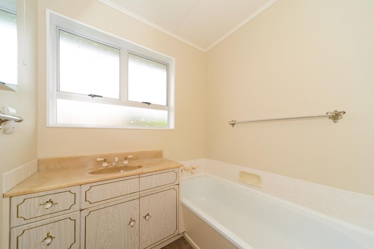 Photo of property in 21 Pencarrow Street, Highbury, Palmerston North, 4412