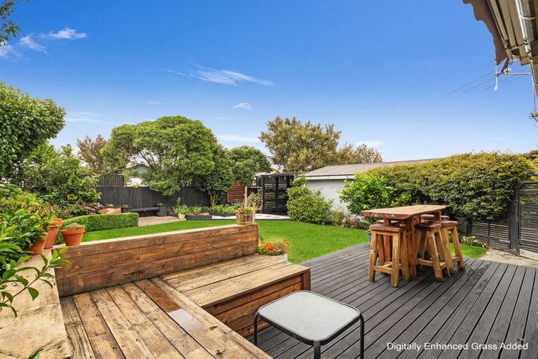 Photo of property in 28 Denise Crescent, Hornby, Christchurch, 8042