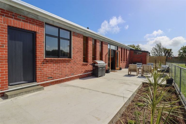 Photo of property in 3 Bristol Street, Pareora, 7912
