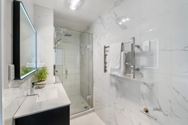 Photo of property in 3/9 Blanes Road, Weymouth, Auckland, 2103