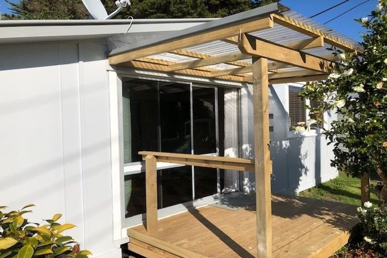 Photo of property in 65 Tane Road, Laingholm, Auckland, 0604