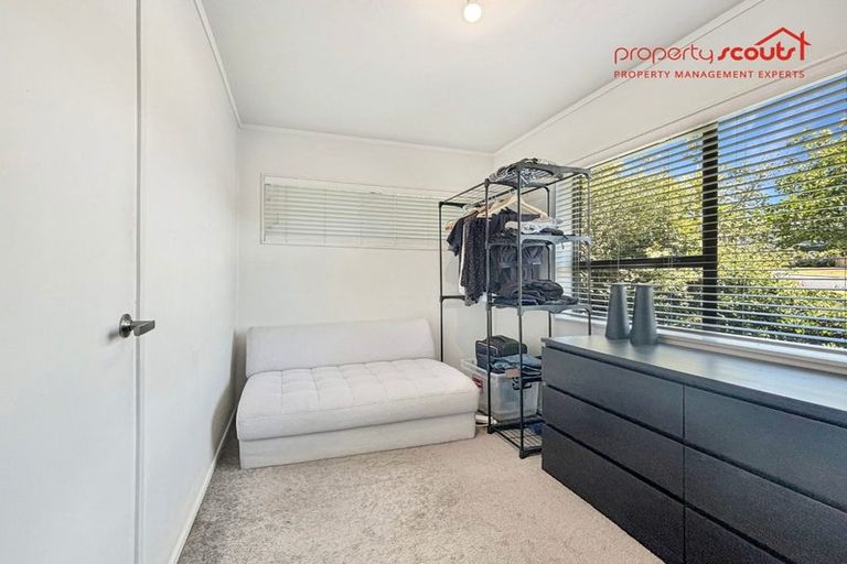 Photo of property in 2/33 Montgomery Avenue, Rothesay Bay, Auckland, 0630