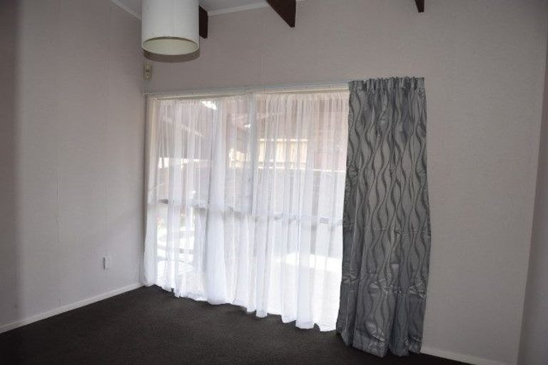 Photo of property in 4/42 James Laurie Street, Henderson, Auckland, 0612