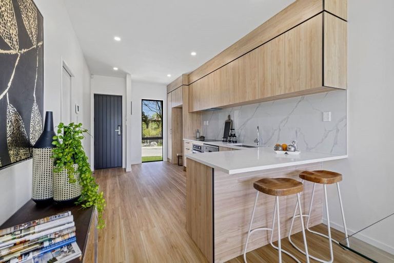 Photo of property in 28 Korokio Lane, Henderson, Auckland, 0612