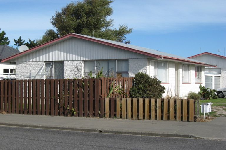 Photo of property in 2/98 Charles Street, Waltham, Christchurch, 8011