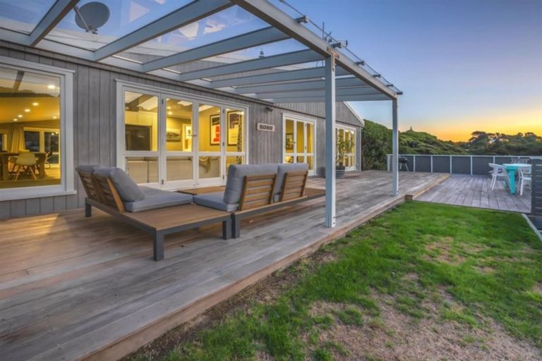 Photo of property in 9 Pukerua Beach Road, Pukerua Bay, 5026