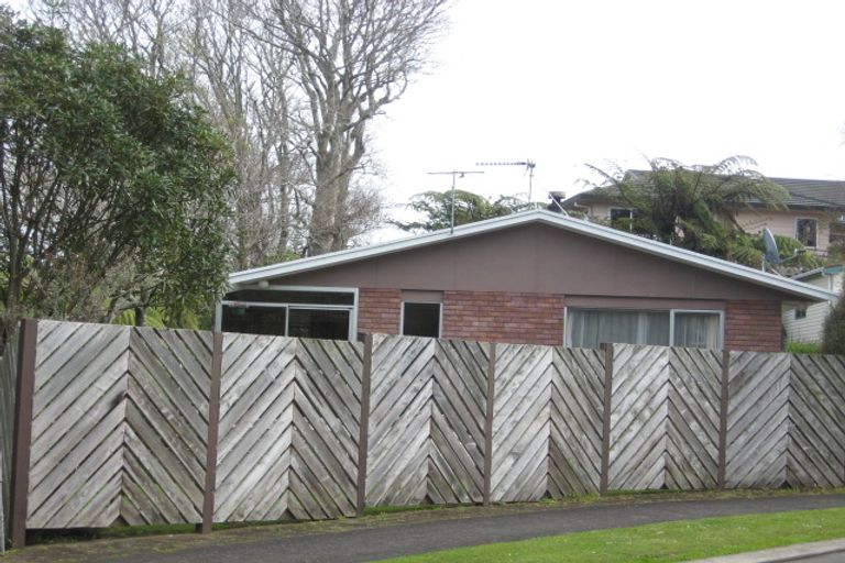 Photo of property in 27 Kenmore Street, Westown, New Plymouth, 4310