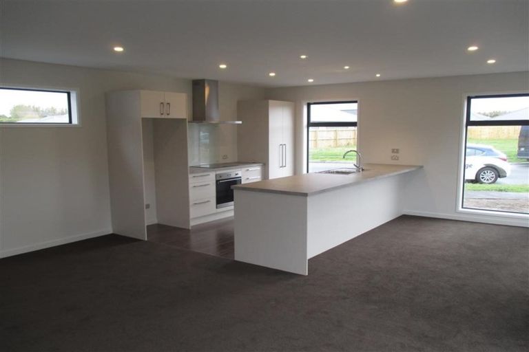 Photo of property in 10 Luxembourg Crescent, Halswell, Christchurch, 8025