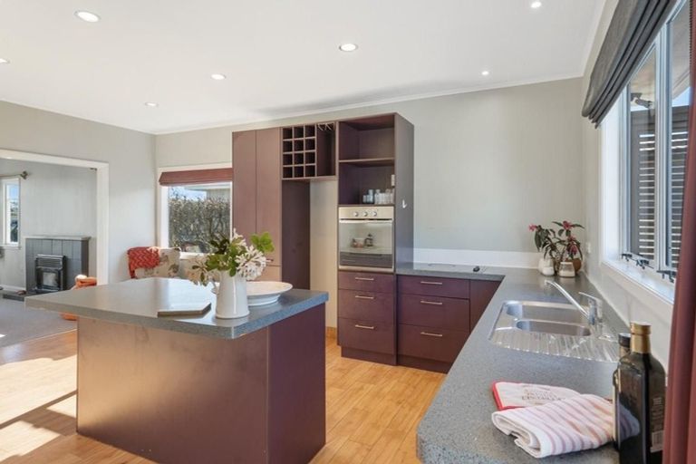 Photo of property in 411 Carrington Street, Upper Vogeltown, New Plymouth, 4310