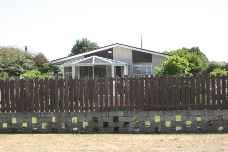 Photo of property in 2/25 Sylvia Street, Parklands, Christchurch, 8083