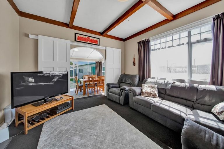 Photo of property in 29 Douglas Street, Hawera, 4610