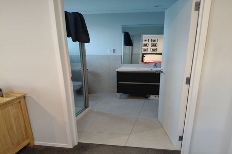 Photo of property in 14 Ringa Matau Road, Hobsonville, Auckland, 0616