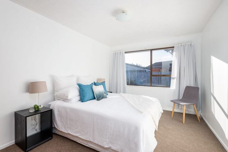 Photo of property in 2/26 Mauger Drive, Heathcote Valley, Christchurch, 8022