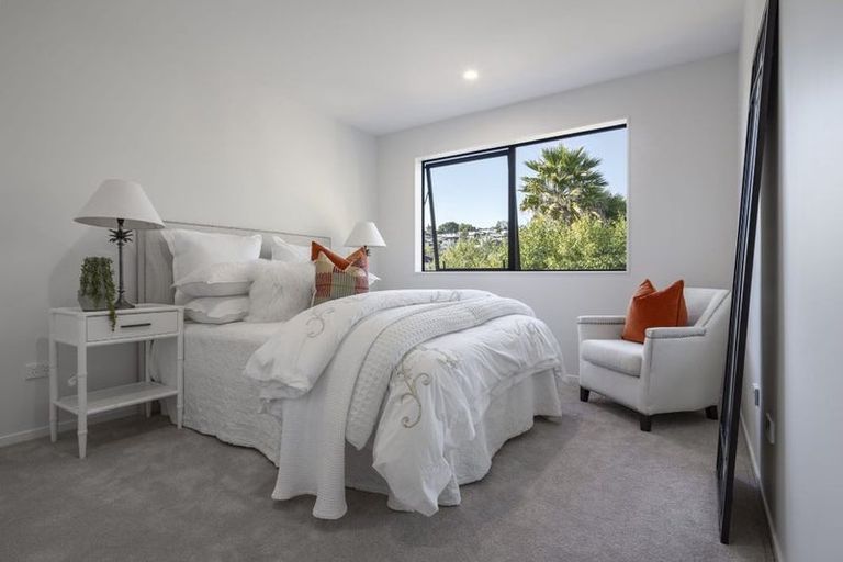 Photo of property in 5/9 Rengarenga Rise, Fairview Heights, Auckland, 0632