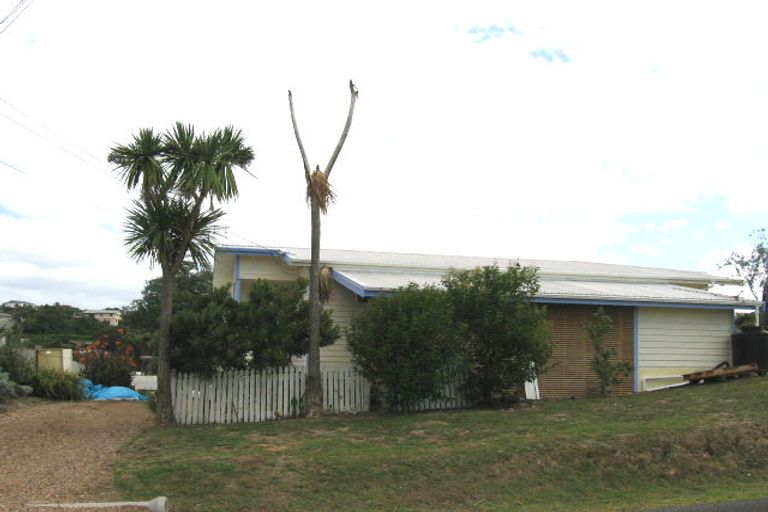 Photo of property in 7 Alison Road, Surfdale, Waiheke Island, 1081
