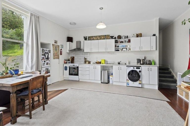 Photo of property in 2 Caprera Street, Melrose, Wellington, 6023