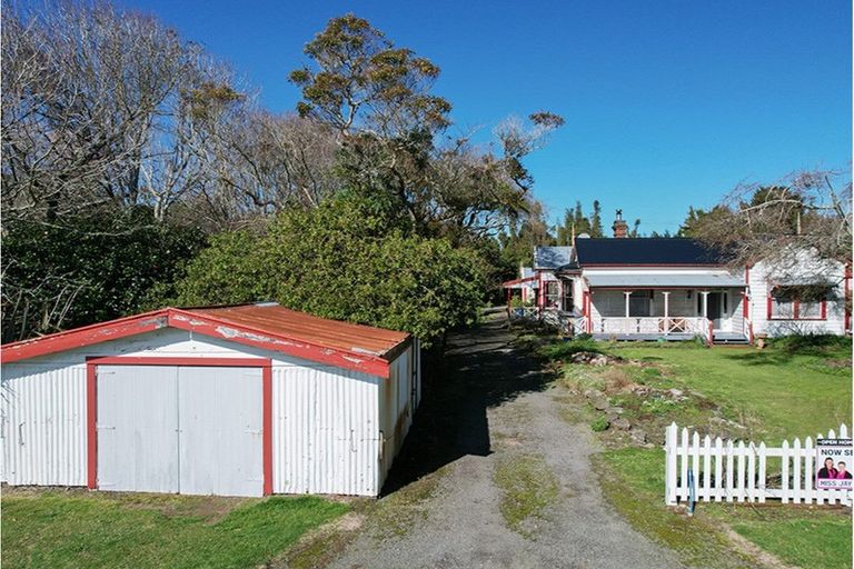 Photo of property in 6 Inland Road North, Tikorangi, Waitara, 4383