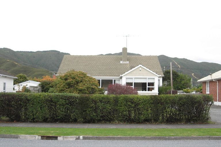 Photo of property in 30 Hewer Crescent, Naenae, Lower Hutt, 5011