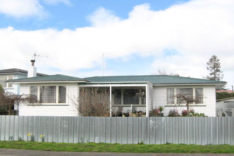 Photo of property in 12 O'connell Place, Havelock North, 4130