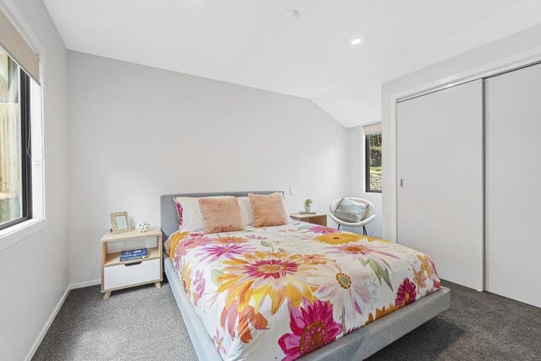 Photo of property in 5 Awanui Street, Merrilands, New Plymouth, 4312