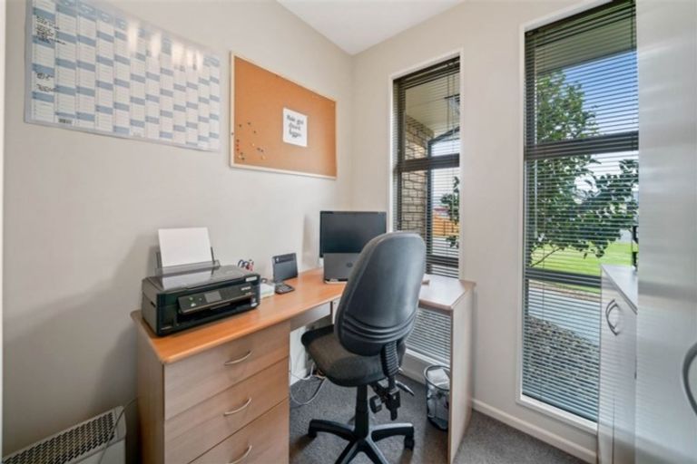 Photo of property in 5 Binyon Place, Rolleston, 7614