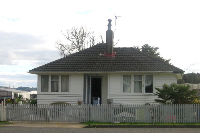 Photo of property in 64 George Street, Hikurangi, 0114