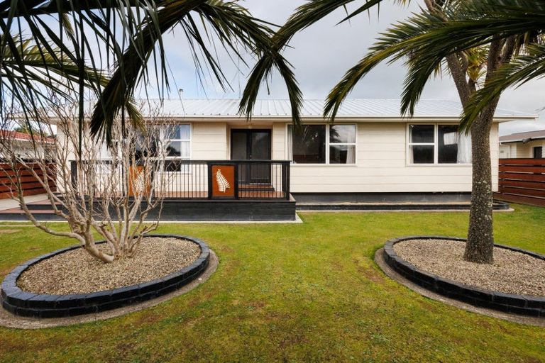 Photo of property in 39 Somerset Crescent, Highbury, Palmerston North, 4412