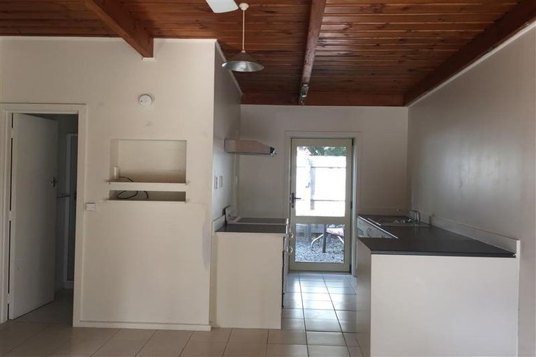 Photo of property in Acacia Flats, 1/205 Waikawa Road, Waikawa, Picton, 7220