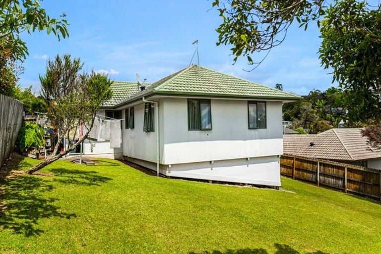 Photo of property in 19 Carling Avenue, Massey, Auckland, 0614