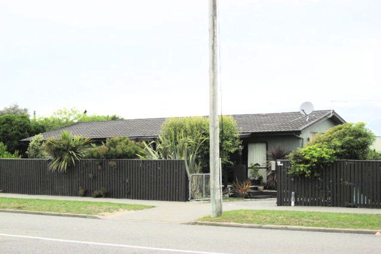 Photo of property in 17 Halsey Street, South New Brighton, Christchurch, 8062