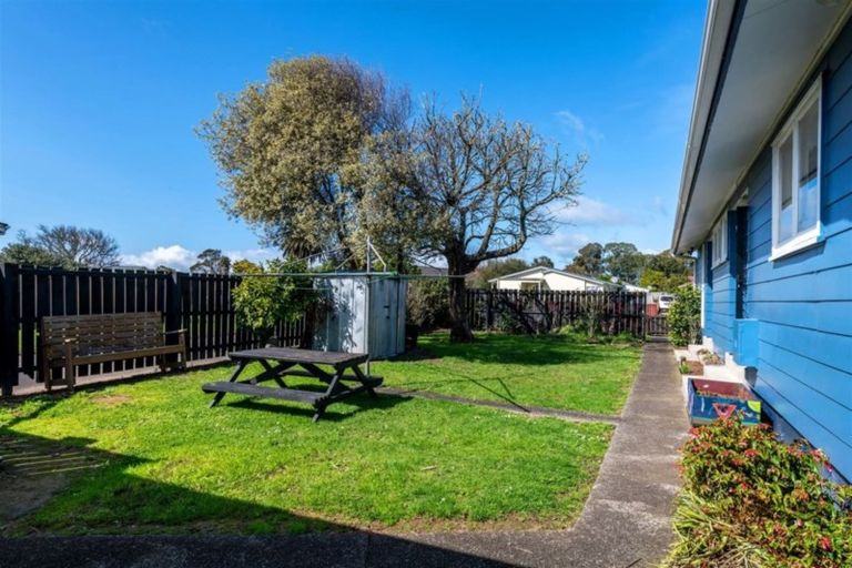 Photo of property in 74 Cranmere Crescent, Mangere East, Auckland, 2024