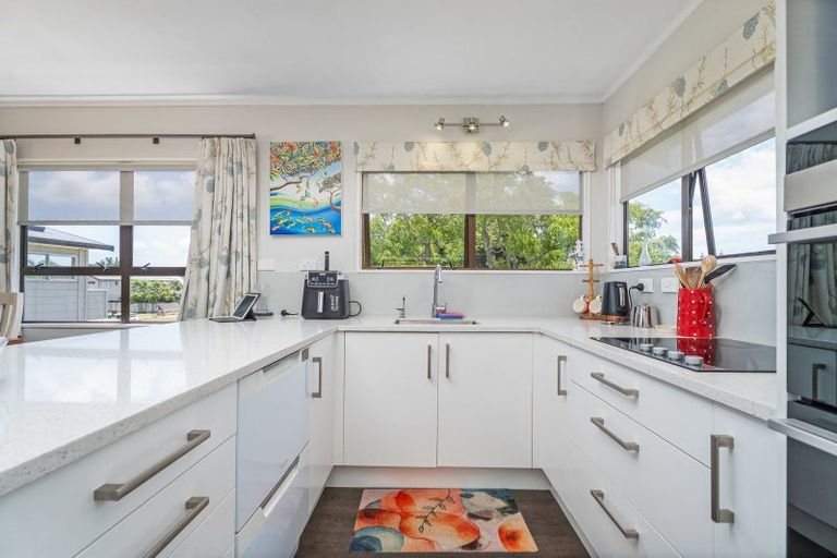 Photo of property in 184 Cook Drive, Whitianga, 3510