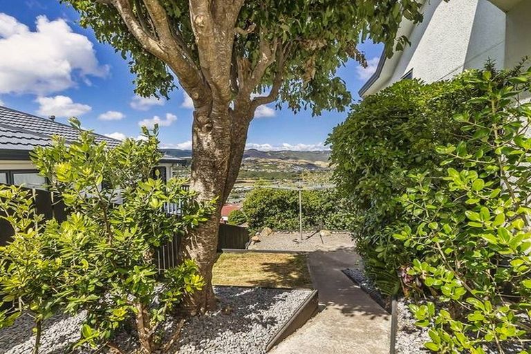 Photo of property in 13 Chastudon Place, Tawa, Wellington, 5028