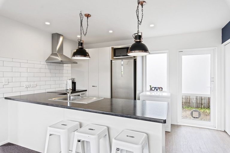 Photo of property in 5a Sharda Grove, Paraparaumu Beach, Paraparaumu, 5032