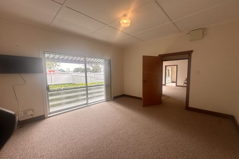 Photo of property in 17 Selwyn Road, Manurewa, Auckland, 2102