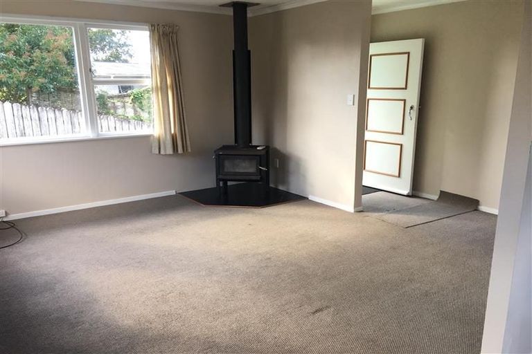 Photo of property in 76 Fitzwater Place, Henderson, Auckland, 0612